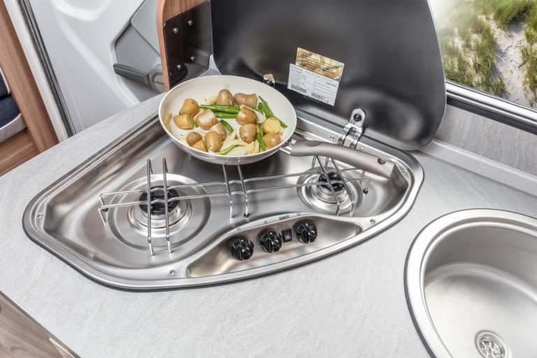 3300_R57_600-MG_IN_9789