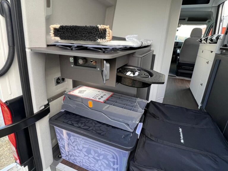 b7fb0b8b-fde4-4a36-ad51-2b7843c4eefd 2